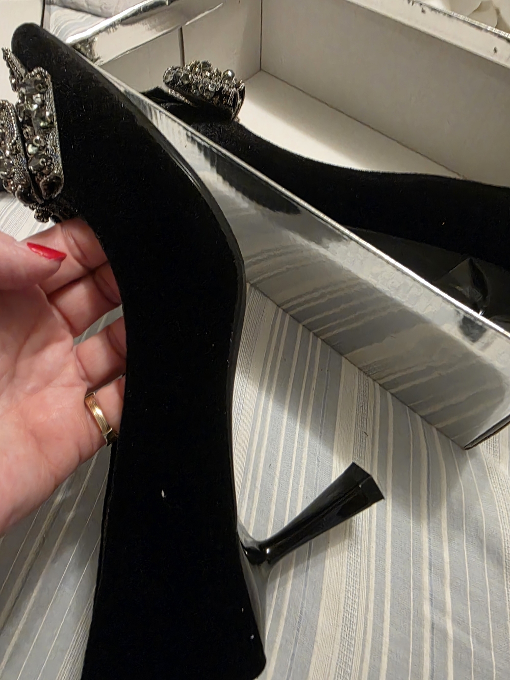 Silver Slipper Black Heels - SilverSlipper Elegant Women's Pumps - Picture 5 of 5